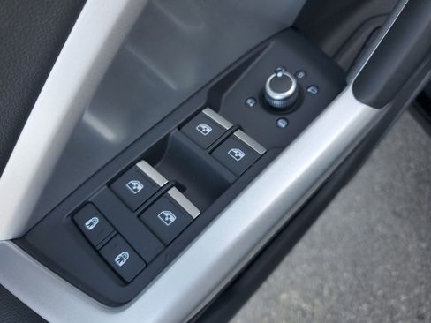 Used 2025 Audi Q3 2.0T Premium Plus w/ Premium Plus Package image 22