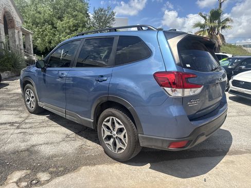 Used 2024 Subaru Forester Premium AWD/4WD image 5