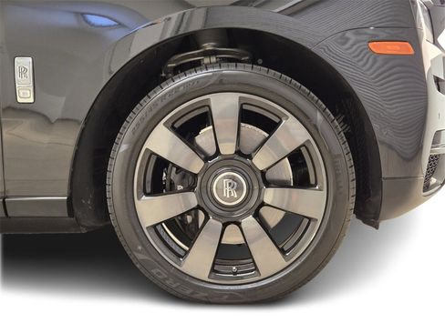 Certified 2022 Rolls-Royce Cullinan w/ Dark Exterior Package image 11