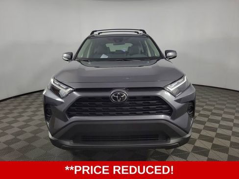 Used 2025 Toyota RAV4 XLE AWD/4WD image 2
