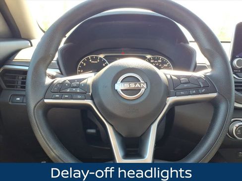 Used 2024 Nissan Altima 2.5 SV FWD image 10
