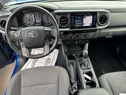 Used 2018 Toyota Tacoma SR5 RWD image 18