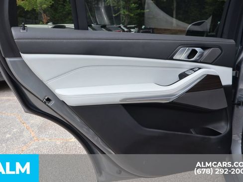 Used 2025 BMW X7 xDrive40i w/ Premium Package AWD/4WD image 24