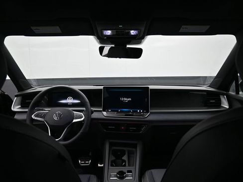 New 2026 Volkswagen Tiguan SE R-Line image 10