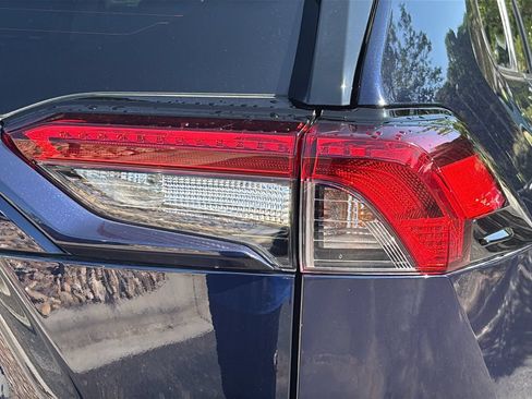 Used 2022 Toyota RAV4 XLE AWD/4WD image 45