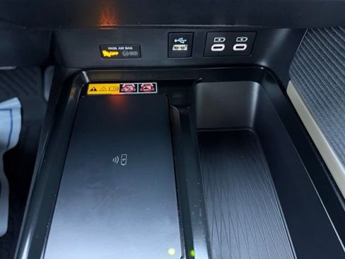 Certified 2025 Toyota Camry SE image 21