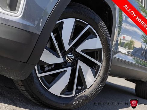 Used 2024 Volkswagen Atlas SE AWD/4WD image 11