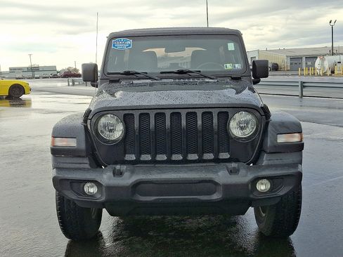 Used 2018 Jeep Wrangler Unlimited Sport S image 2