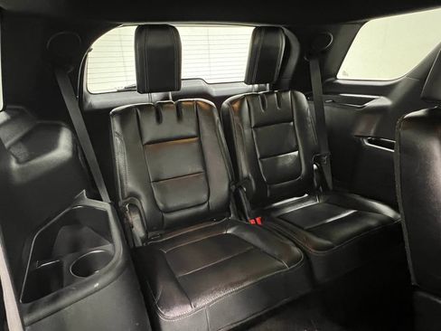 Used 2016 Ford Explorer Limited w/ Equipment Group 301A AWD/4WD image 34