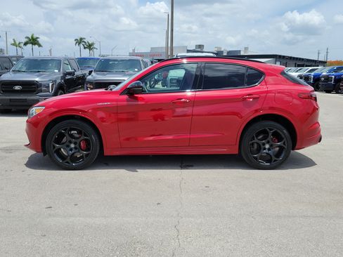 Used 2022 Alfa Romeo Stelvio Veloce AWD/4WD image 8