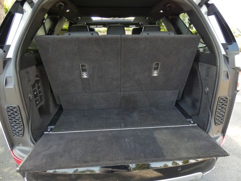 Used 2020 Land Rover Discovery HSE Luxury image 88