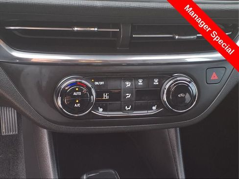 Used 2024 Buick Envista Preferred w/ Convenience I Package FWD image 9