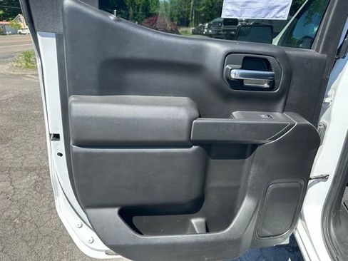 Used 2019 Chevrolet Silverado 1500 Custom w/ Custom Value Package AWD/4WD image 19