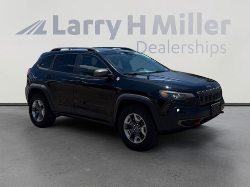 Used 2019 Jeep Cherokee Trailhawk w/ Cold Weather Group AWD/4WD image 7