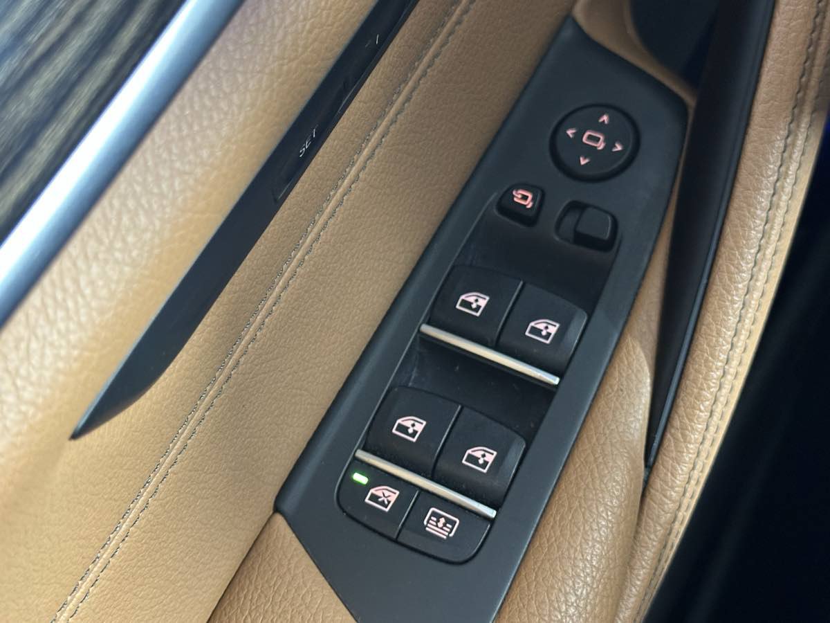 Used 2019 BMW 540i w/ Premium Package RWD image 44