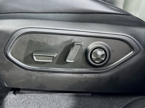 Used 2025 Jeep Grand Cherokee L Altitude image 19