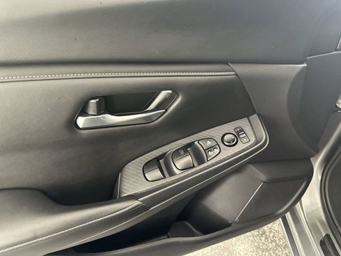 Used 2024 Nissan Sentra SV image 17