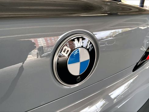 Used 2024 BMW 740i w/ Executive Package image 31