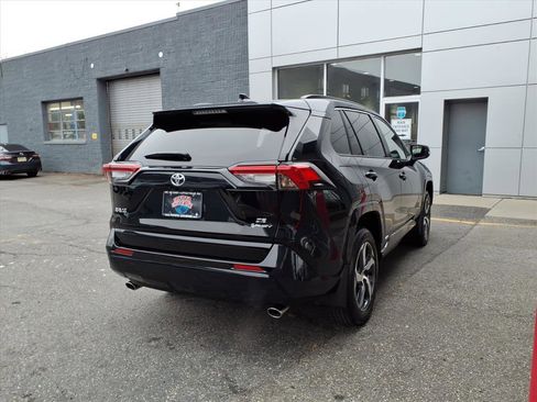 Certified 2025 Toyota RAV4 SE image 6