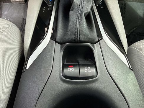 Used 2025 Toyota Corolla Cross L FWD image 32