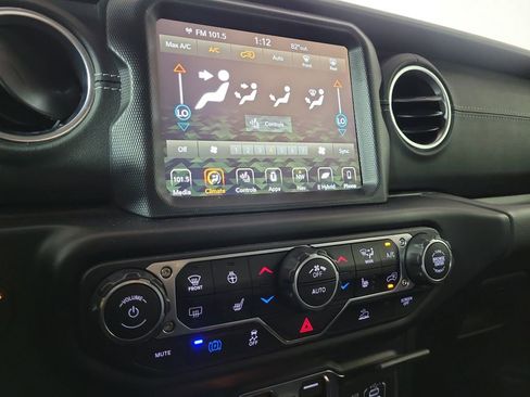 Used 2022 Jeep Wrangler Unlimited Sahara w/ Cold Weather Group AWD/4WD image 21