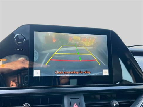 Used 2024 Lexus UX 250h F Sport image 35