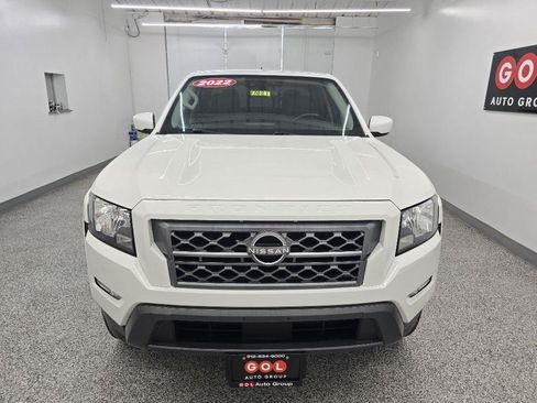 Used 2022 Nissan Frontier SV RWD image 2
