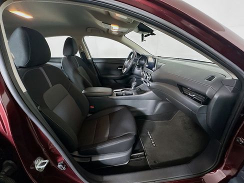 Used 2025 Nissan Sentra SV image 31