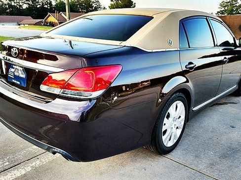 Used 2011 Toyota Avalon FWD image 10