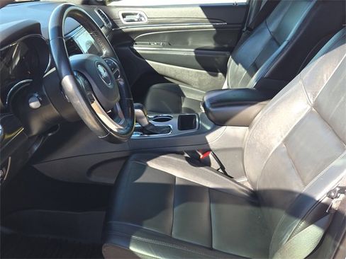 Used 2020 Jeep Grand Cherokee Limited image 18