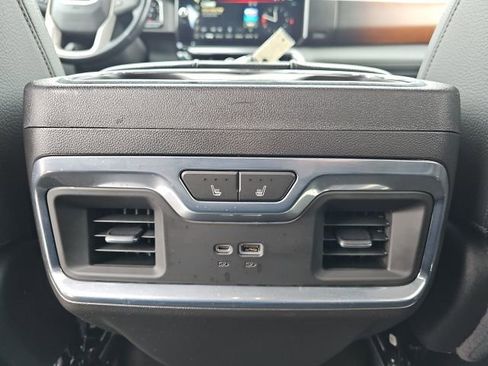 Used 2022 GMC Sierra 1500 Denali AWD/4WD image 11