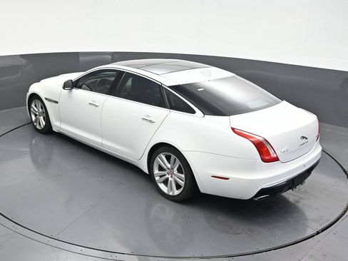 Used 2016 Jaguar XJ L Portfolio RWD image 17