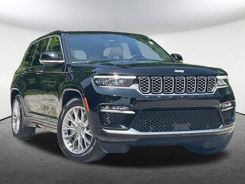 Used 2025 Jeep Grand Cherokee Summit AWD/4WD image 2