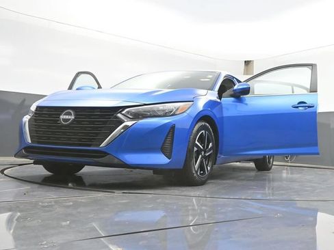 Used 2025 Nissan Sentra SV FWD image 50