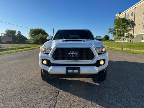 Used 2019 Toyota Tacoma TRD Sport AWD/4WD image 12