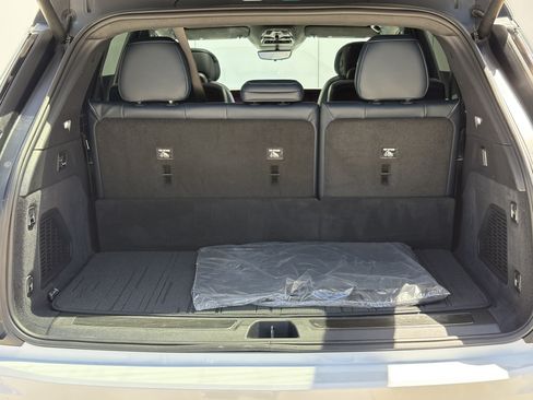 Certified 2025 Cadillac Escalade IQ Luxury 2 w/ LPO, Premium Carpet Package AWD/4WD image 9