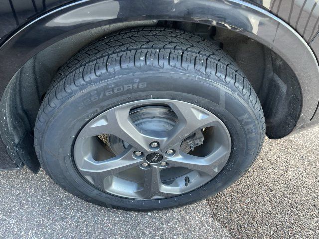 Certified 2023 Ford Escape ST-Line Select w/ Tech Pack #1 AWD/4WD image 12