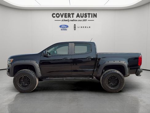 Used 2018 Chevrolet Colorado LT w/ LT Convenience Package RWD image 2