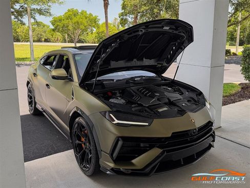 Used 2024 Lamborghini Urus Performante AWD/4WD image 41
