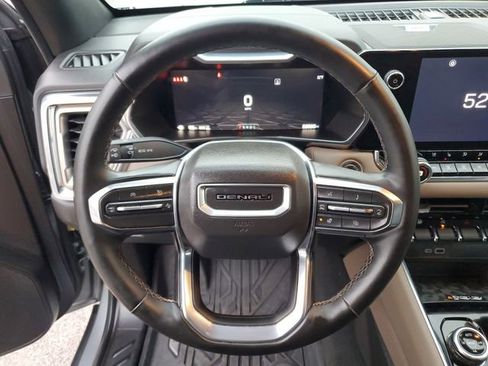 Used 2024 GMC Canyon Denali image 20