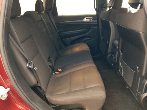 Used 2021 Jeep Grand Cherokee Laredo RWD image 19