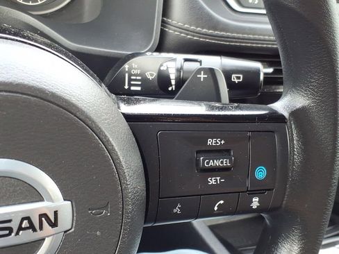 Used 2021 Nissan Rogue SV image 26