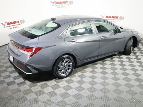 Used 2024 Hyundai Elantra SEL FWD image 4