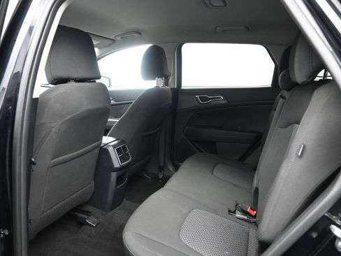 Used 2025 Kia Sportage LX AWD/4WD image 26