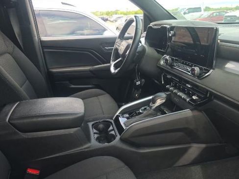 Used 2023 Chevrolet Colorado LT w/ LT Convenience Package II AWD/4WD image 4