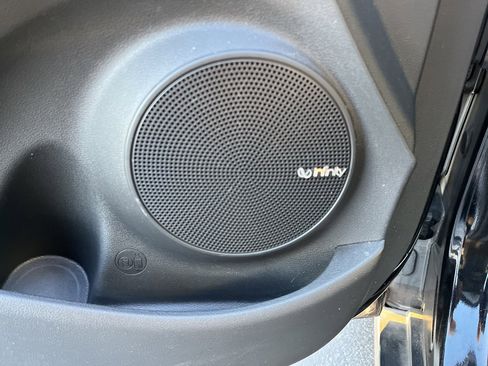 Used 2021 Hyundai Kona Limited image 11