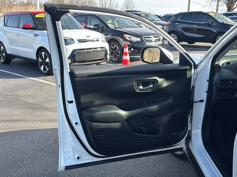 Certified 2023 Honda HR-V LX image 11