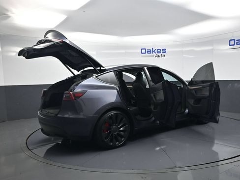 Used 2022 Tesla Model Y Performance AWD/4WD image 50