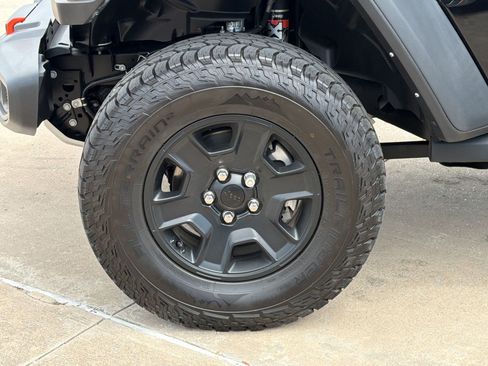 Used 2022 Jeep Gladiator Mojave w/ Trailer Tow Package AWD/4WD image 13