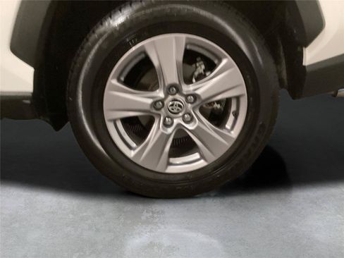 Used 2025 Toyota RAV4 LE AWD/4WD image 23